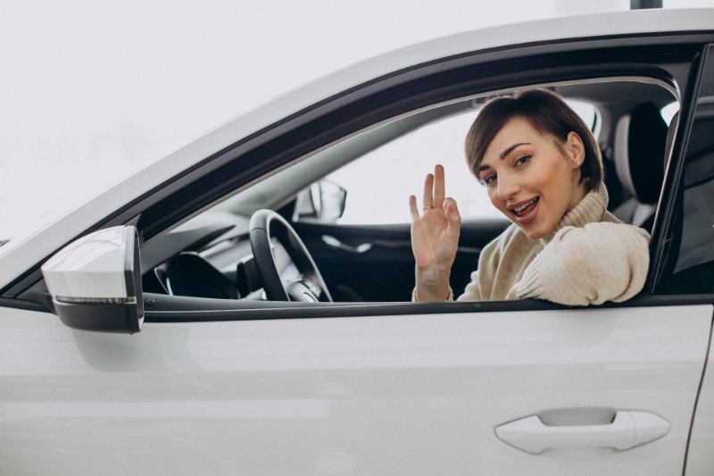 長期租車好處：每月固定費用包維修與保養，無需大筆購車資金，現金流靈活且可節稅；車輛登記在租車公司名下，保護隱私；合約到期可輕鬆換新車，免去購車與賣車的麻煩；車型與期限可依需求調整，適應變化需求。