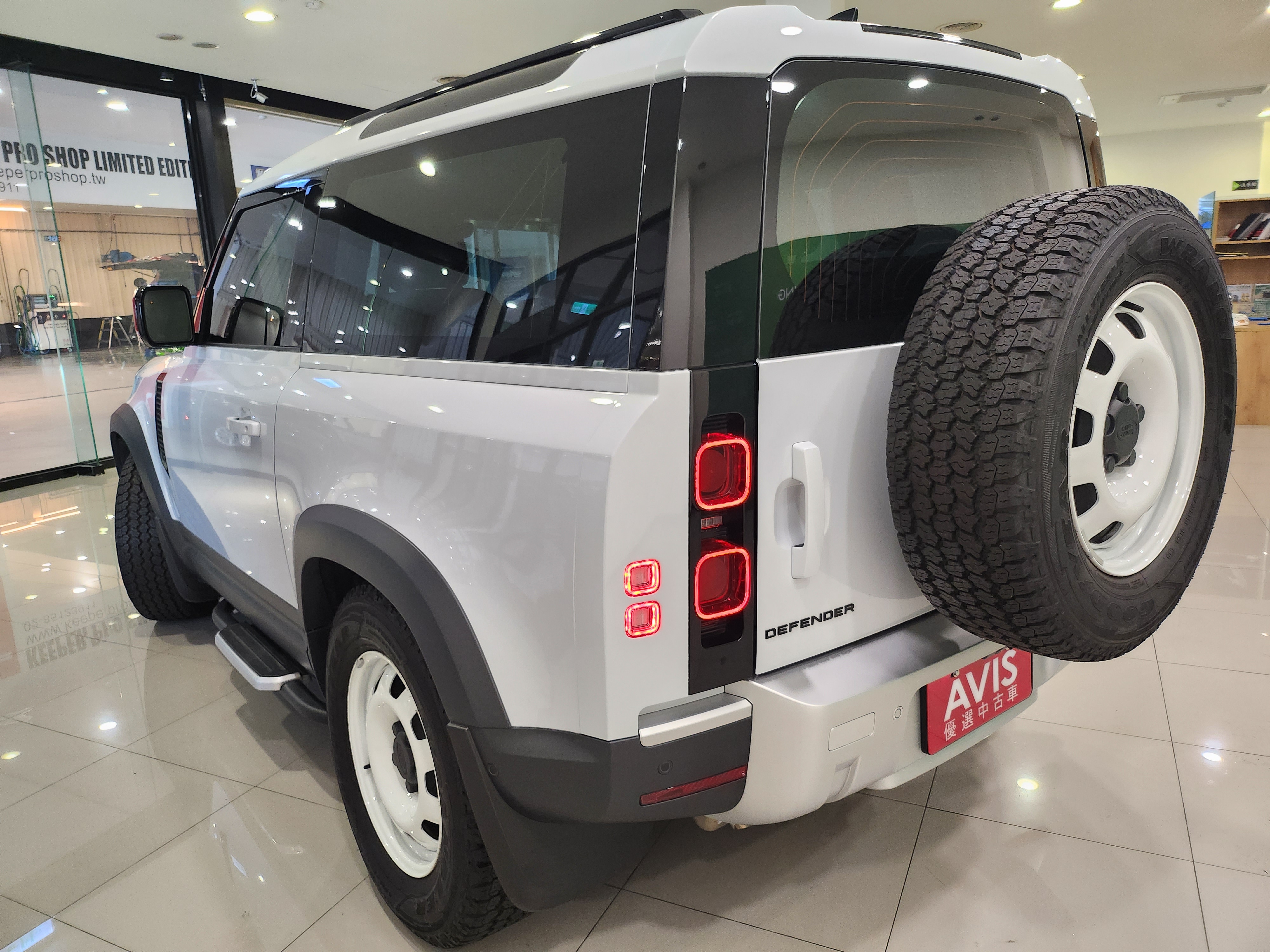 DEFENDER 90-2